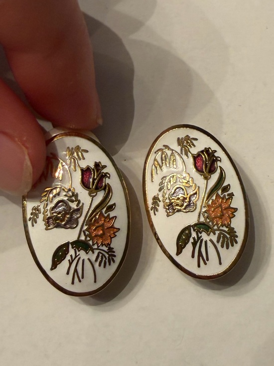 Jewelry - Vintage Floral Enamel Oval Clip-On Earrings White, Gold, Pink & Orange flowers